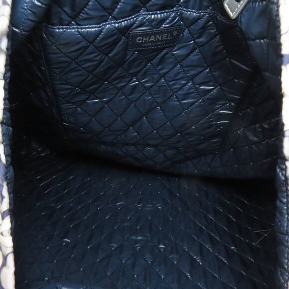 CHANEL Gray Tote Bag - Picture 5 of 11